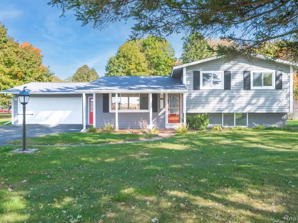 5252 Maple Ave, Swartz Creek, MI 48473