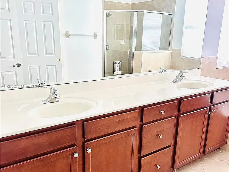 3530 W 88th St — Photo 5