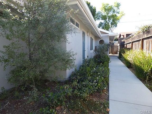 walkway to units