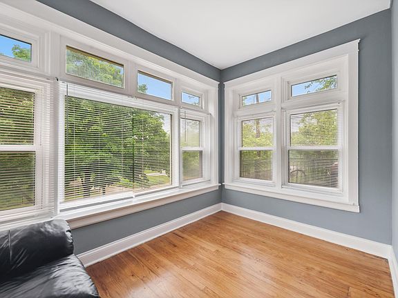 3rd image of 5353 W Belle Plaine Ave #2