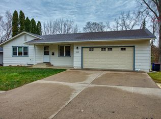 1328 W Maple Ave, Red Wing, MN 55066