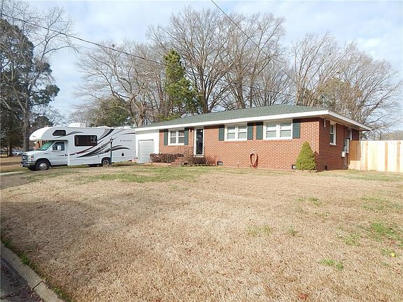 3rd image of 4049 Weyanoke Dr