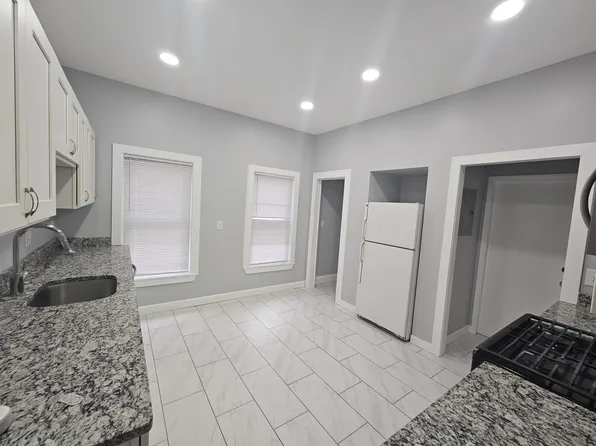 320 Highland Ave #1, Somerville, MA 02144