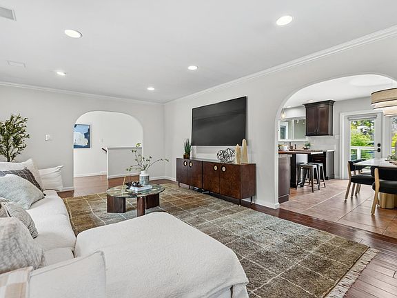 3rd image of 30 Montecito Boulevard