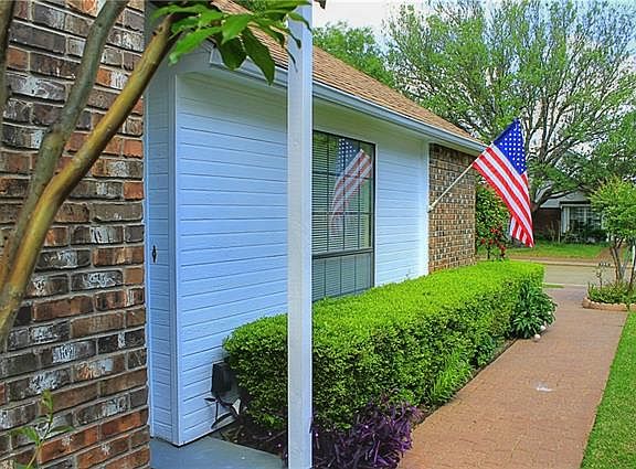 3rd image of 739 Monique Pl