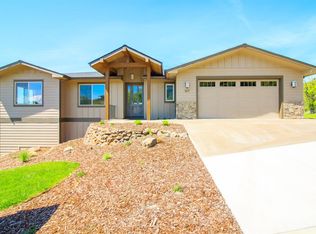 1017 Fawnhills Cir, Medford, OR