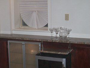 Lower level with minibar