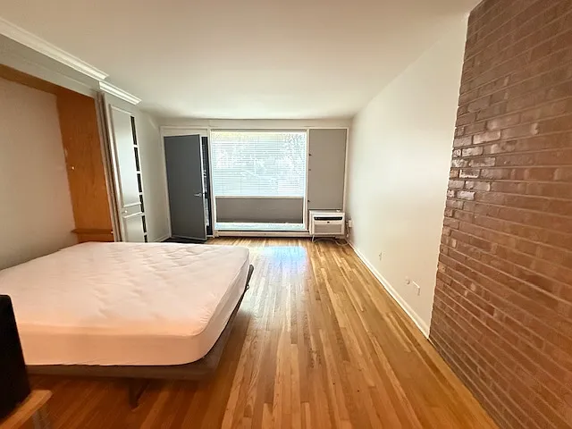 235 W Eugenie St #G2 — Photo 13