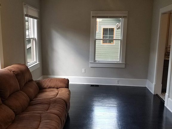 5th image of 211 W 16th St