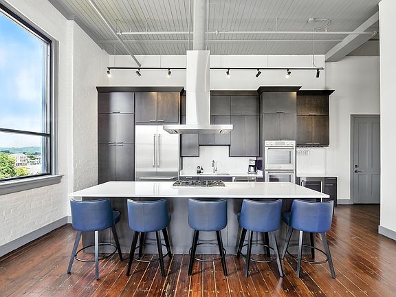 4th image of 222 W 15th St #4