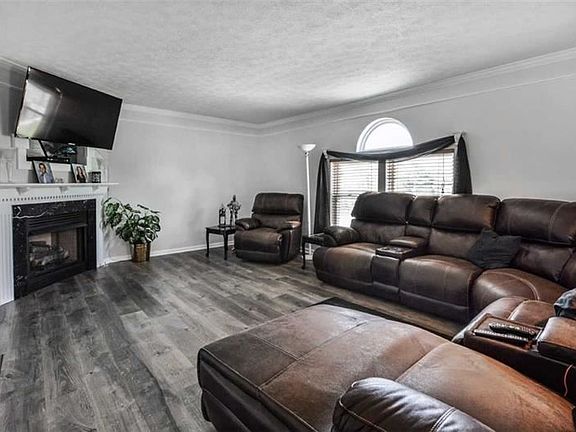 5th image of 503 Grandshire Dr