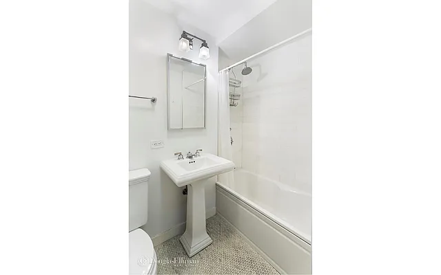 Rented by Douglas Elliman | media 26