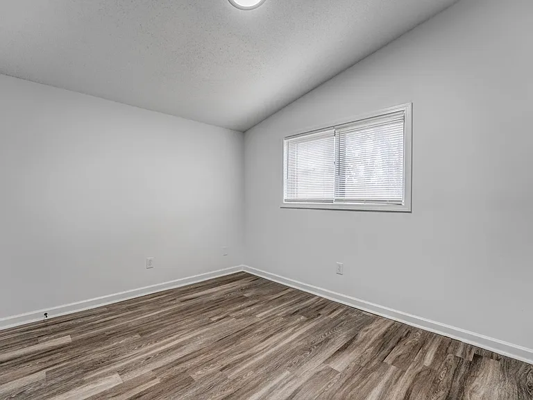 4980 Vickie Dr — Photo 21