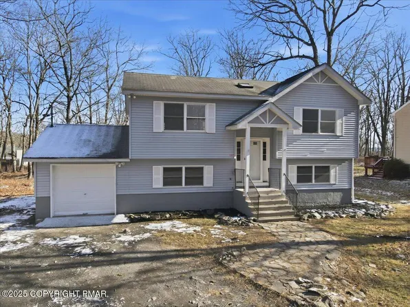 1397 Bear Dr, Bushkill, PA 18324