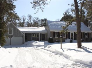 59 Fox Ln, Falmouth, MA 02540
