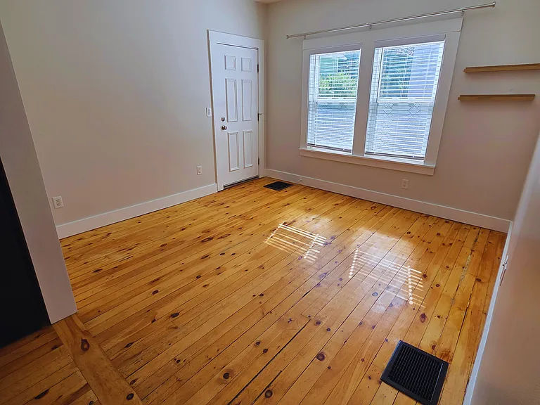 39A Park St — Photo 2