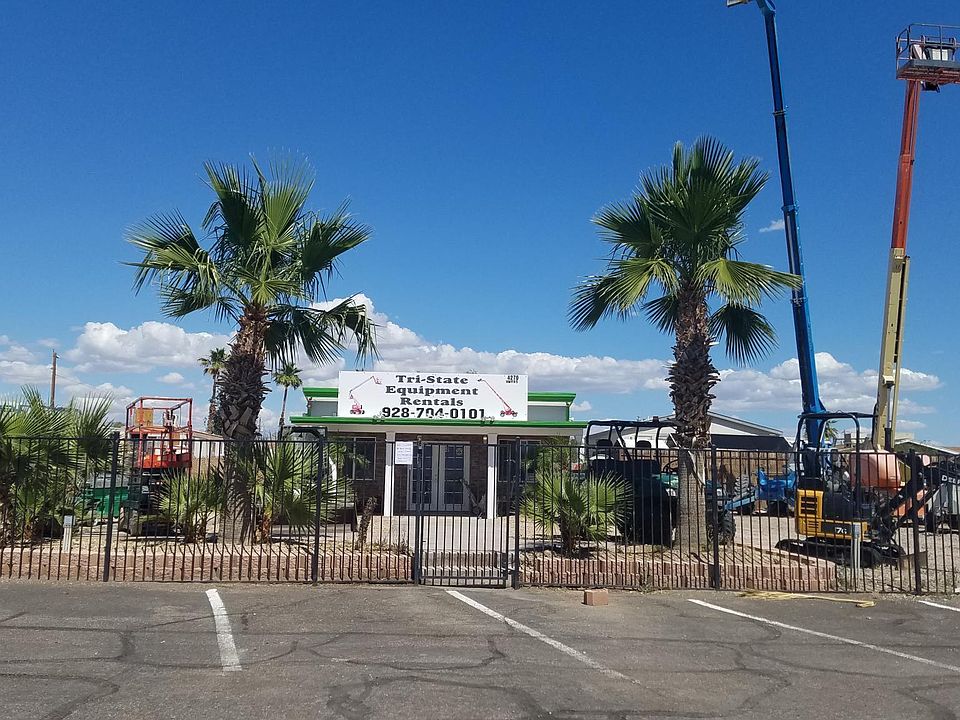 Hwy 95 frontage with parking