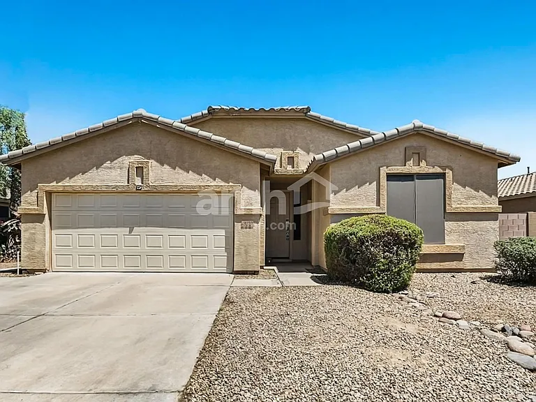 2150 E Bellerive Pl — Photo 1