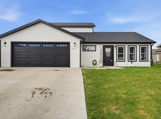 1430 Dacar St, Belle Fourche, SD 57717