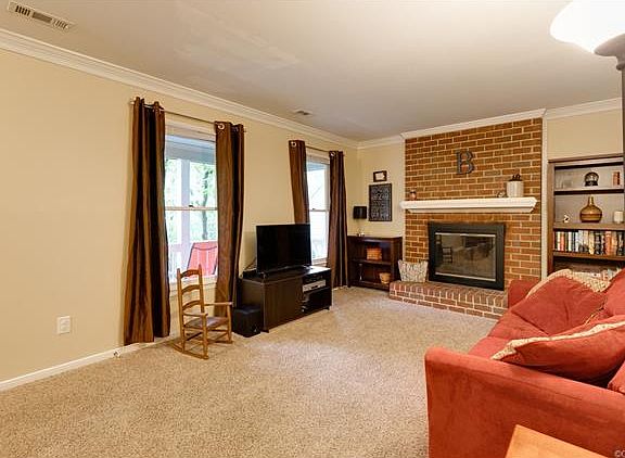 5th image of 12 Big Meadows Ct