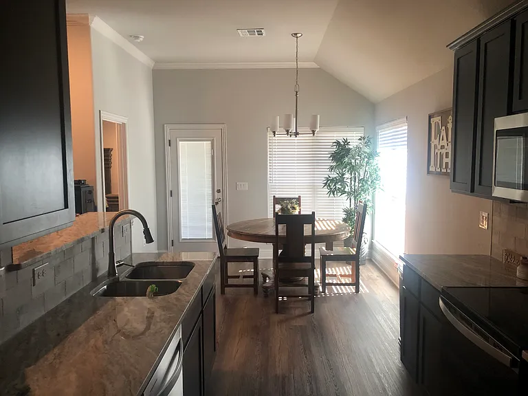 2115 Wyldewood Way — Photo 4