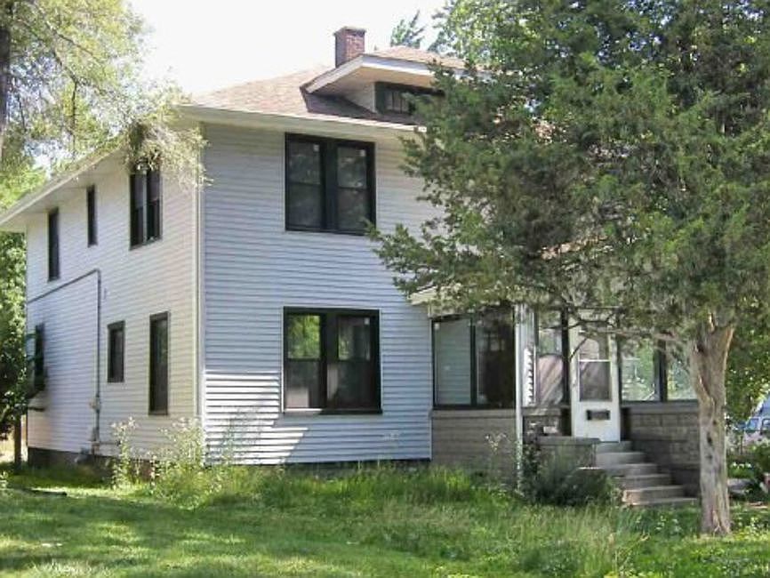 2nd image of 611 Richmond St