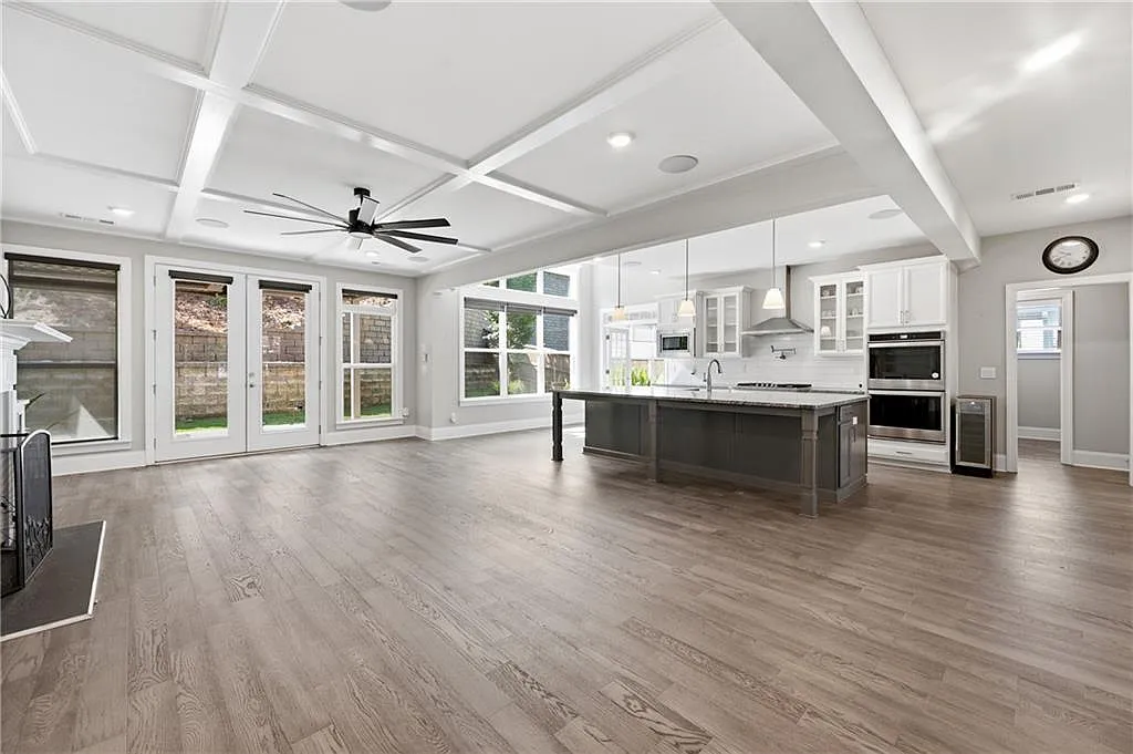 4 bed, 3.5 bath, 3569 sqft, $4,500 — Photo 4