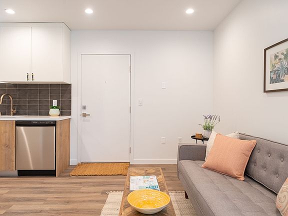 3rd image of 3305 N Primera Ave #3309