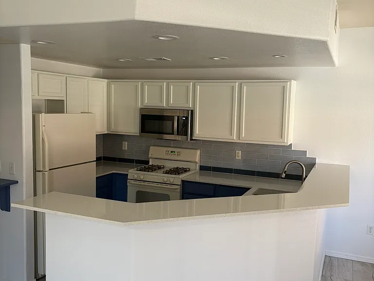 6800 Vista Del Norte Rd NE #2411 — Photo 3