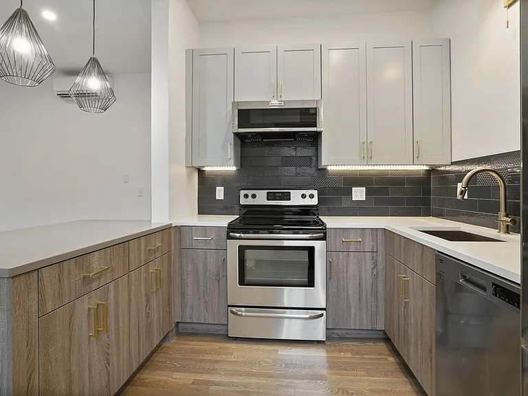 512 Massachusetts Ave #3 — Photo 2