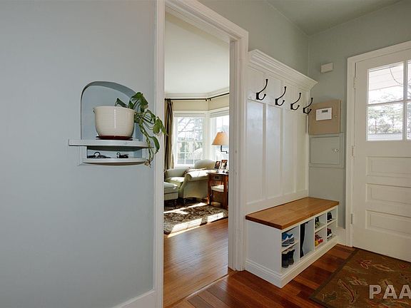 4th image of 3829 N Hawthorne Pl