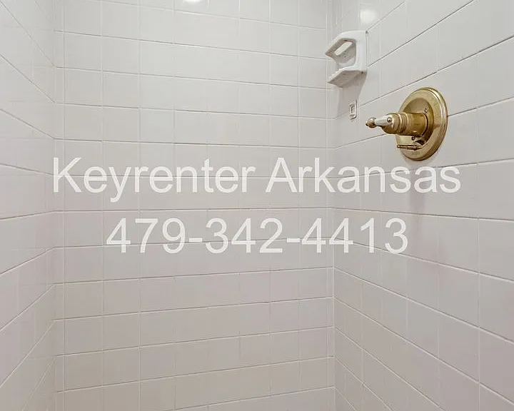 4100 Miller Dr — Photo 19