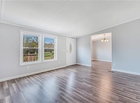 5th image of 784 Rock Castle Dr