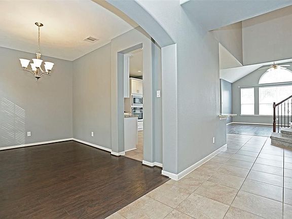 2nd image of 6007 Dover Creek Ln