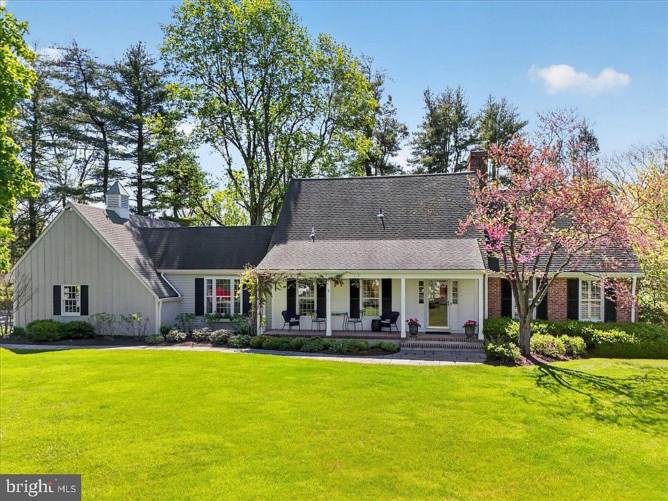 1st image of 211 Penn View Dr