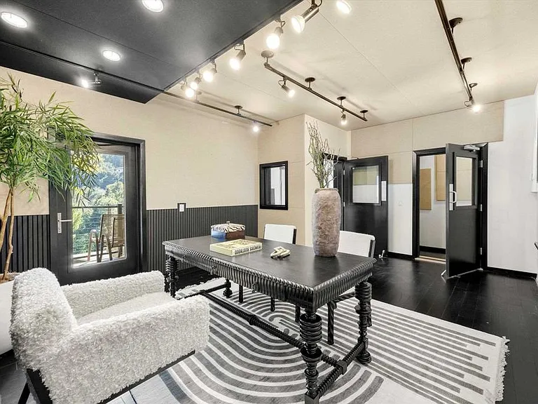 3866 Alta Mesa Dr — Photo 29