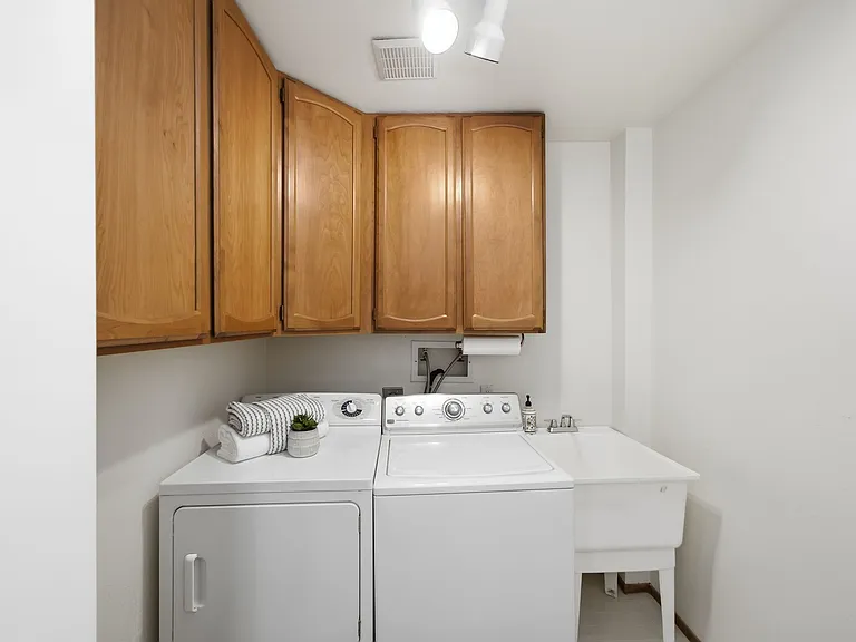 2411 Carlmont Dr #107 — Photo 11