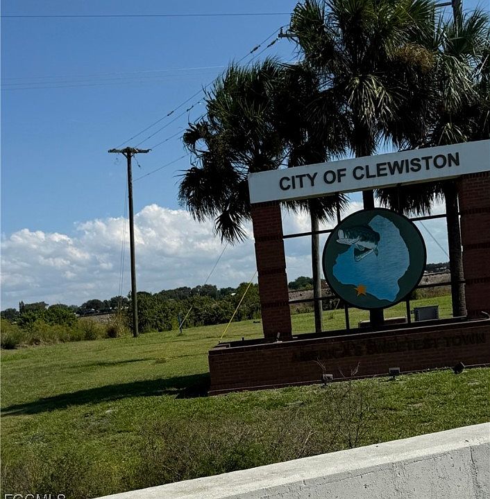 1st image of 1000 Texas Ave