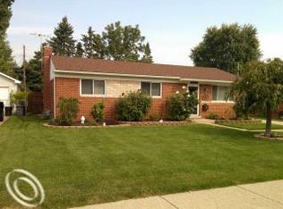 8351 Independence Dr, Sterling Heights, MI 48313