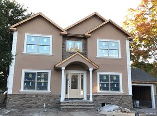 9-10 Maxwell Pl #1X, Fair Lawn, NJ 07410