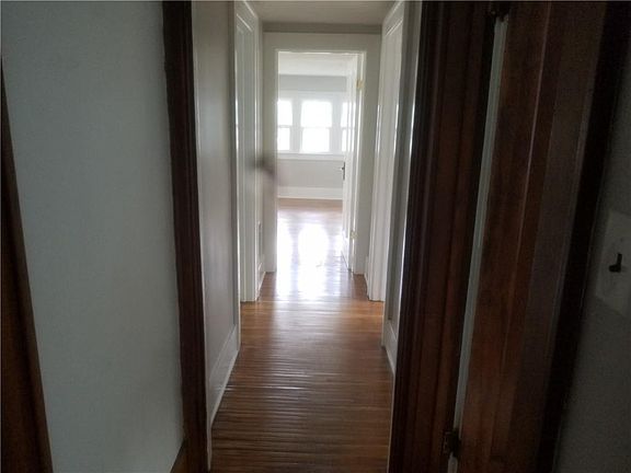 2nd image of 118 Scottsville Rd