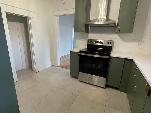4th image of 744 Johnson Ave