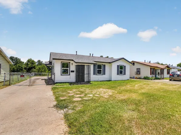 5137 E Berry St, Fort Worth, TX 76119