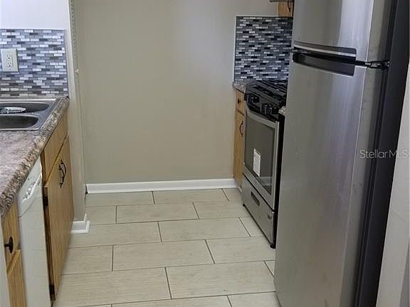 5th image of 811 Orchid Springs Dr #811