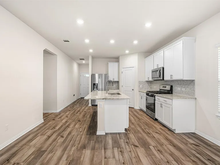 520 Loriner Way — Photo 10