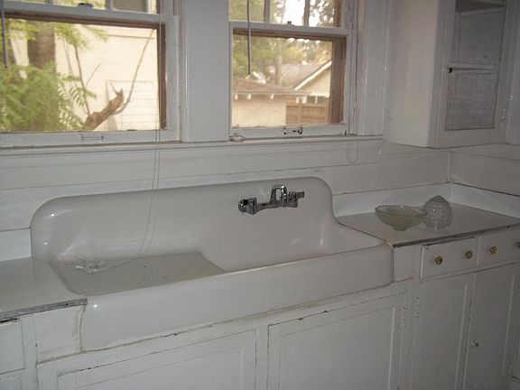 2nd image of 4253 Woodmere St