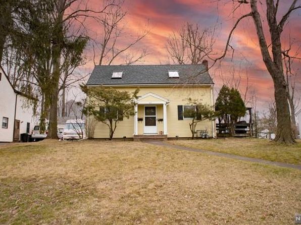415 Demarest Ave #2