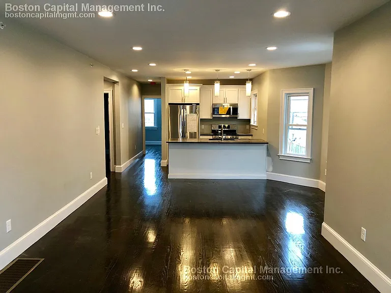 93 Grant St — Photo 2