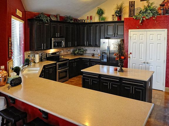 2nd image of 1502 N Bernard Cir