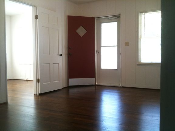 3rd image of 2560 Shirley Ave #B